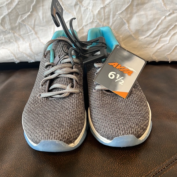 AVIA Sneakers - Picture 2 of 9